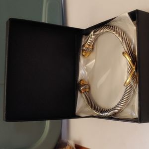 Tony & Sandy classic X cuff bracelet